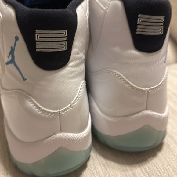 Nike Air Jordan Retro 11 ‘Legend Blue’ - Picture 6 of 9